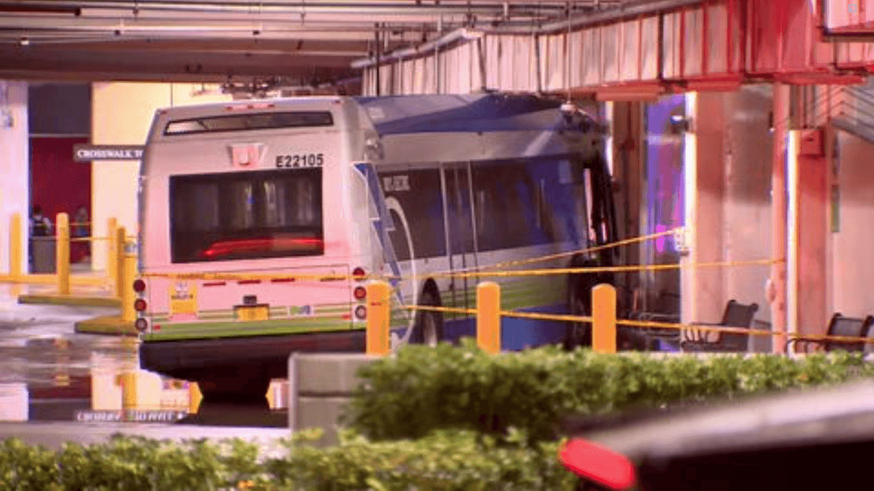 3 hospitalized after bus crashes into wall at Aventura Mall