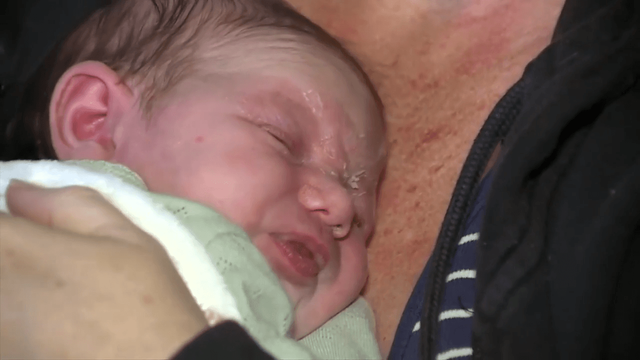 911 dispatcher helps deliver baby over phone on Valentine’s Day