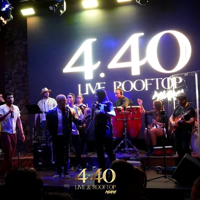 4.40 Live & Rooftop