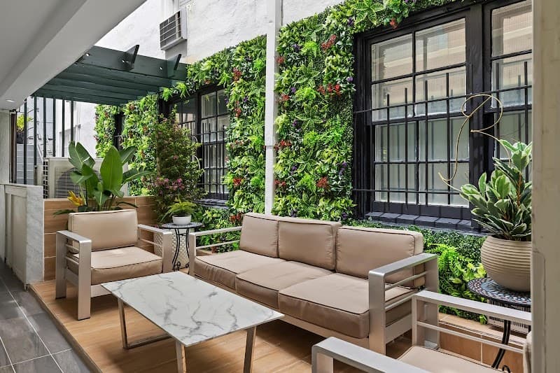 Beacon South Beach Hotel