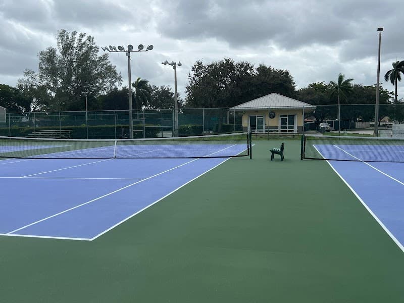 Casely Tennis Academy @ Lakeshore Park Tennis Center