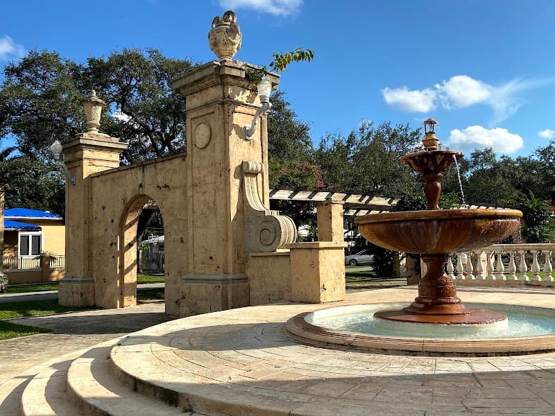 Country Club Prado Parkway