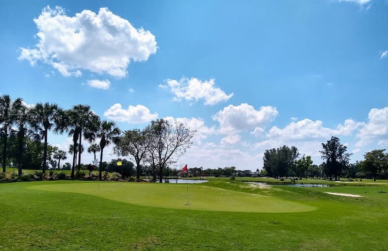Pembroke Lakes Golf