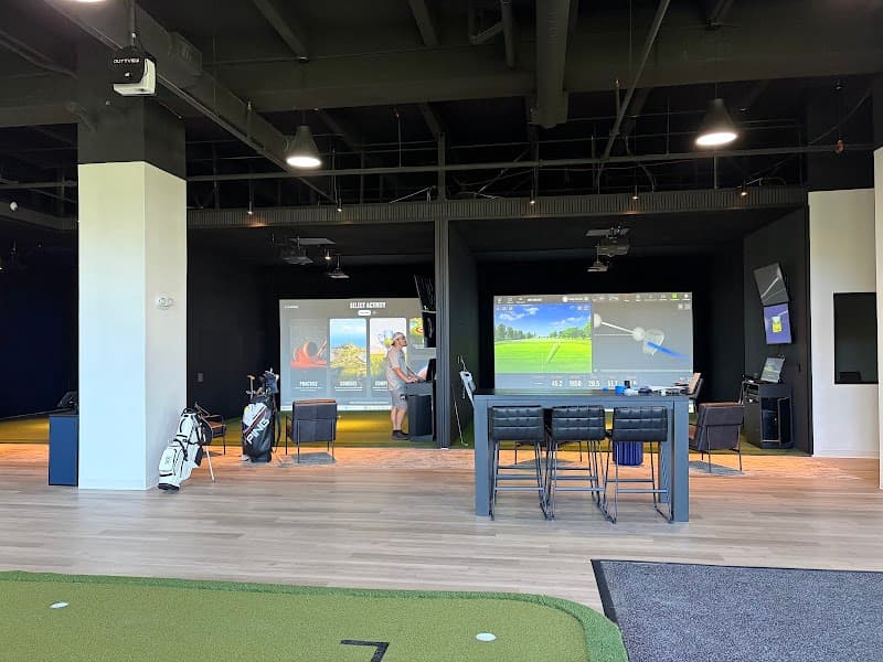 Tee Box Aventura