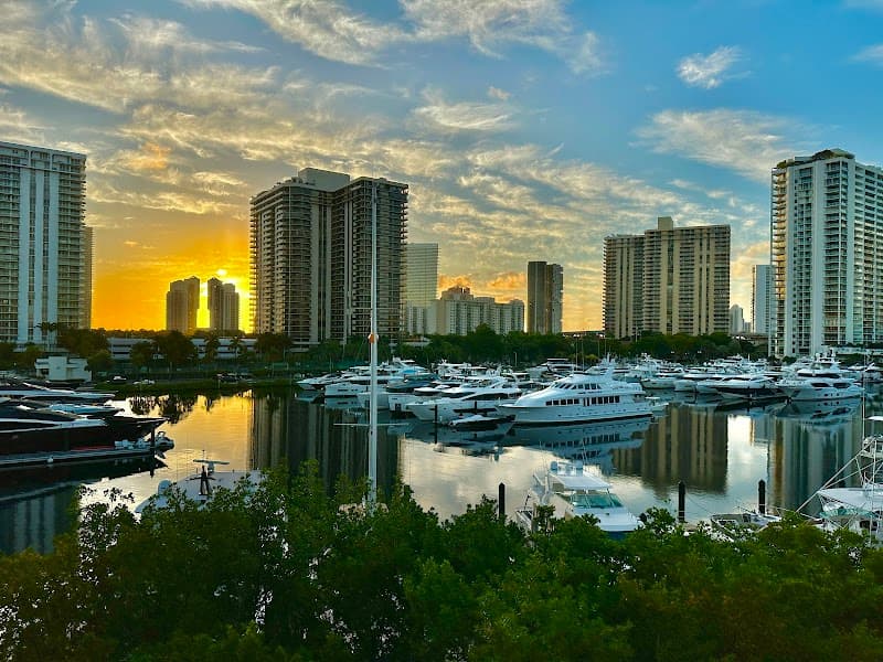 Yacht Club at Aventura