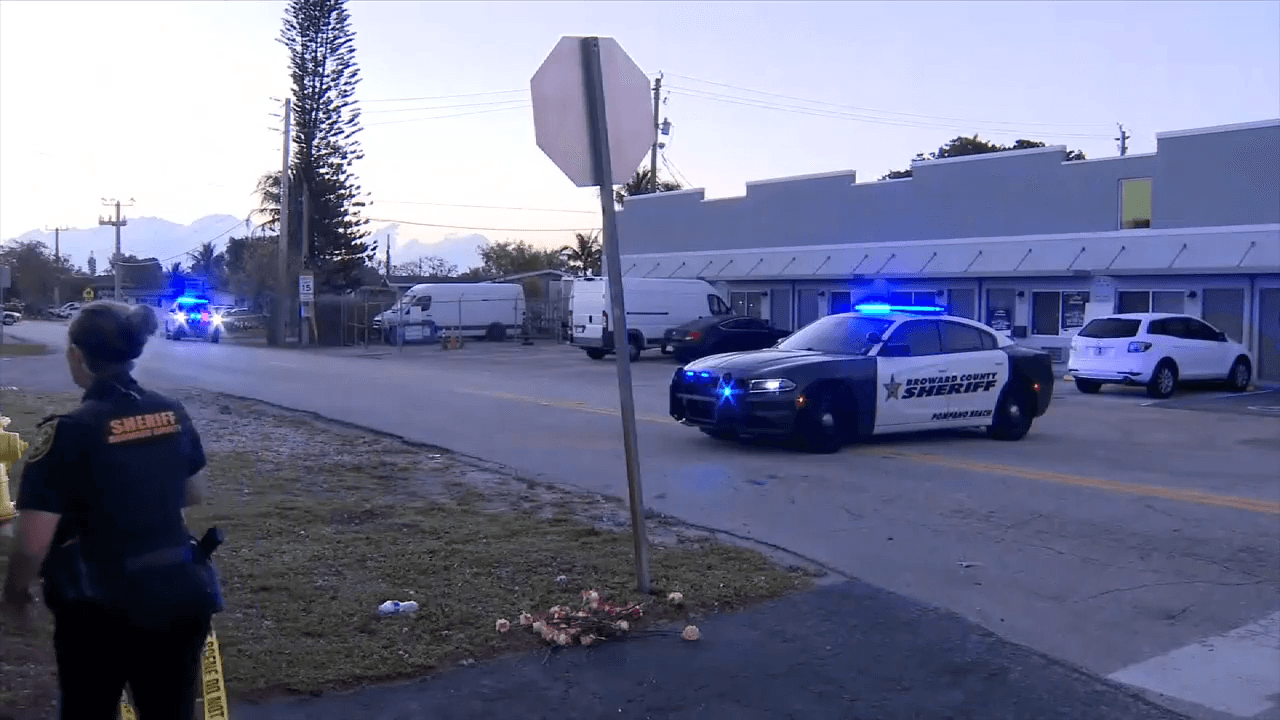 1 arrested, with suspect and 2 victims hospitalized after domestic-related stabbing in Deerfield Beach; pursuit in Pompano Beach