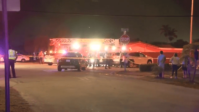1 dead, 4 hospitalized after 3-vehicle crash in SW Miami-Dade