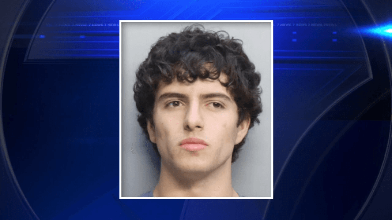 18-year-old driver arrested by Miami Beach police for resisting arrest after being pulled over; teen later released
