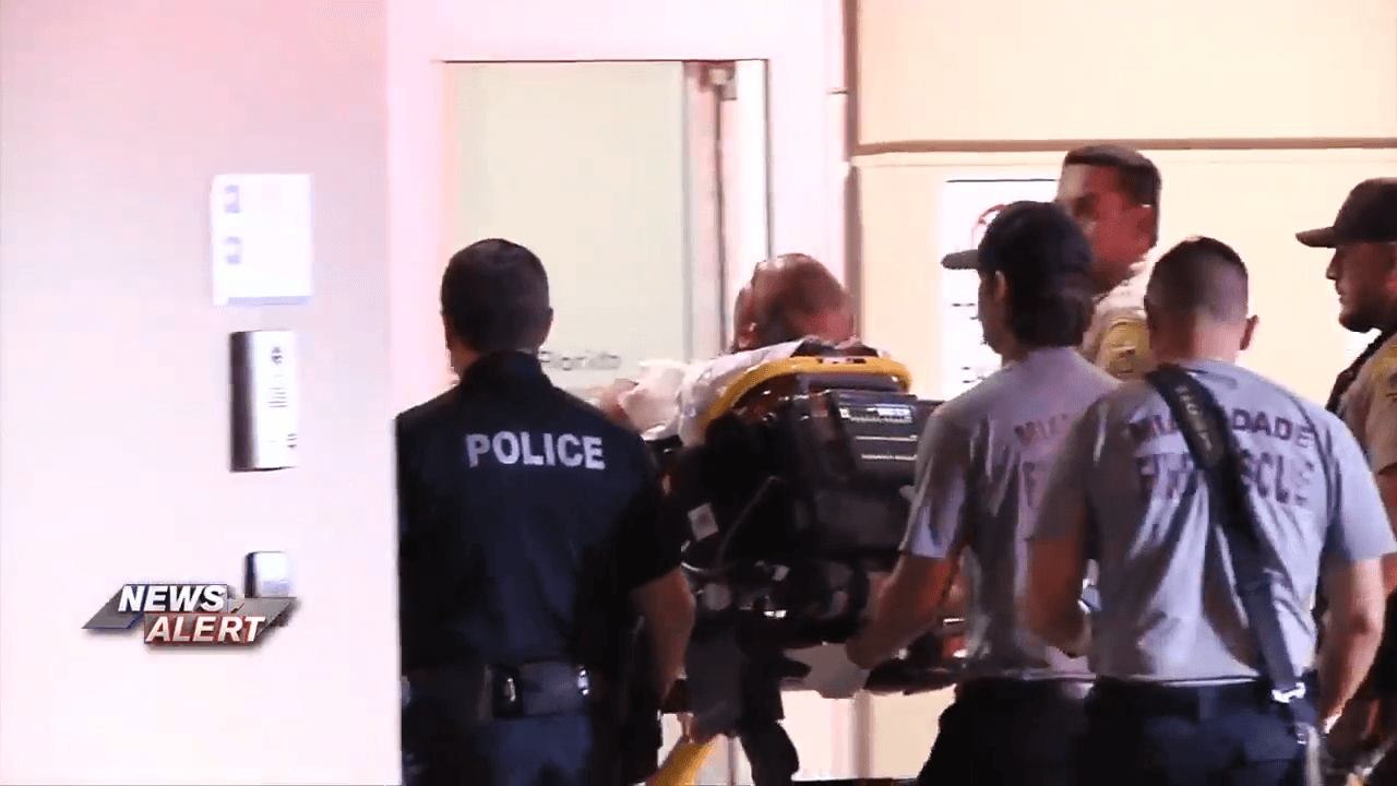 2 hospitalized in stable, fair condition after FHP officer shoots woman during stabbing on SR 836; lanes reopened