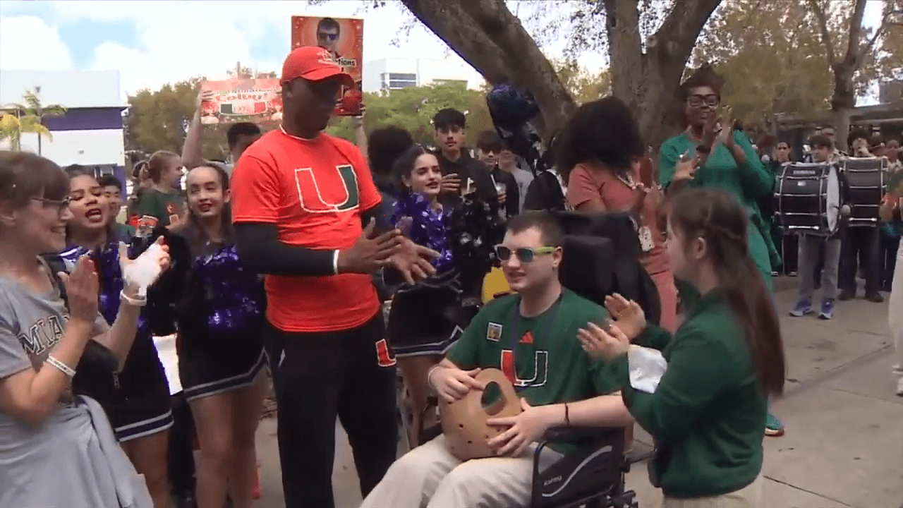 21-year-old cancer survivor, Canes fan gets VIP treatment inside UM’s basketball program