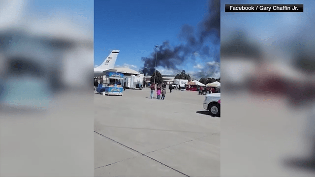 4 crew members eject safely after two Navy jets crash during air show in Idaho