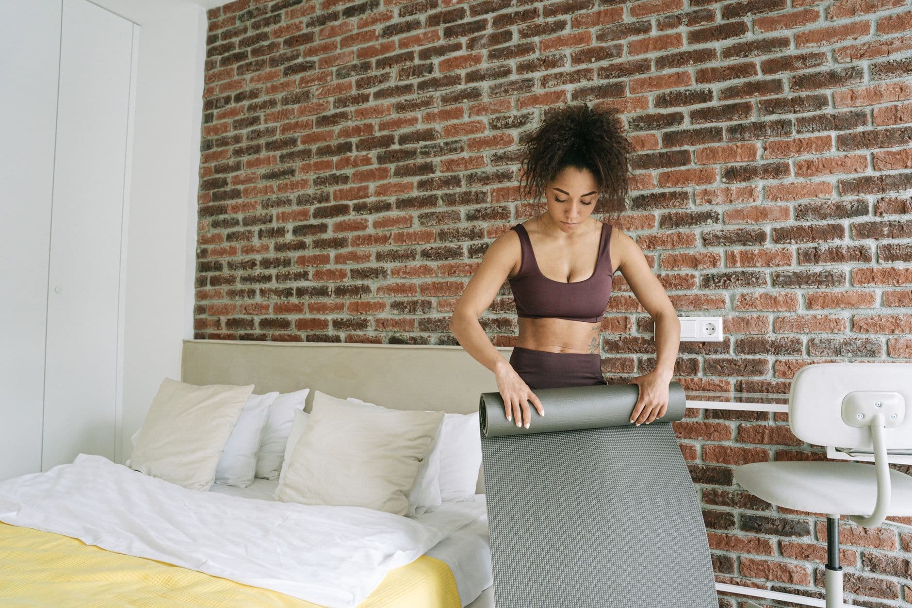A 10-Minute Bed Exercise Routine May Improve Balance and Flexibility in Just 2 Weeks, Study Finds