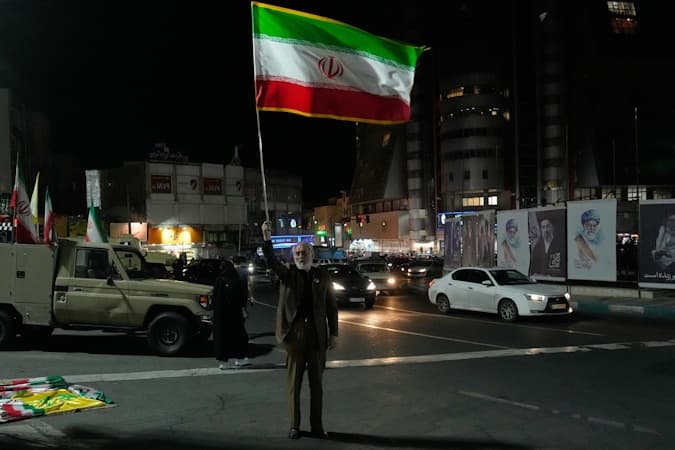 Brink of Bombing: Trump Abruptly Halts Planned Strike on Iran Following Last-Minute Intervention by Gulf Monarchies