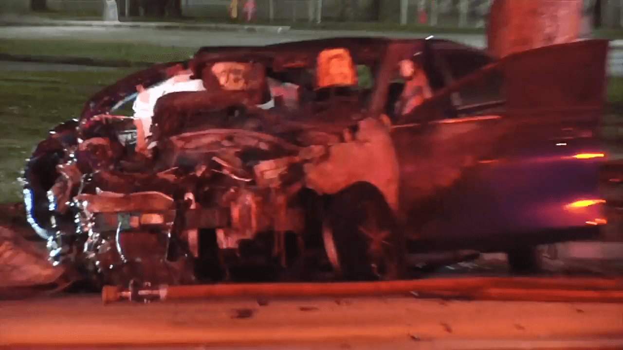 Car crash in Northwest Miami-Dade leaves 1 person dead and 2 in critical condition