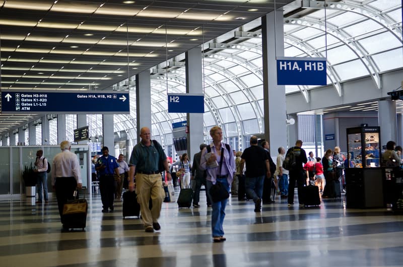 FAA Orders Drastic Flight Reductions at Chicago O’Hare to Avert Summer Travel Collapse