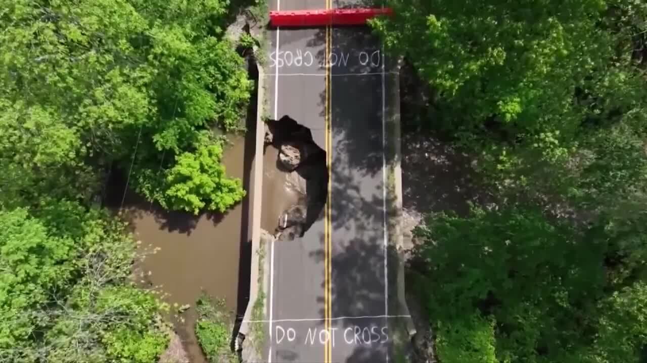 Family drives into sinkhole on 96-year-old Franklin County, Kansas, bridge