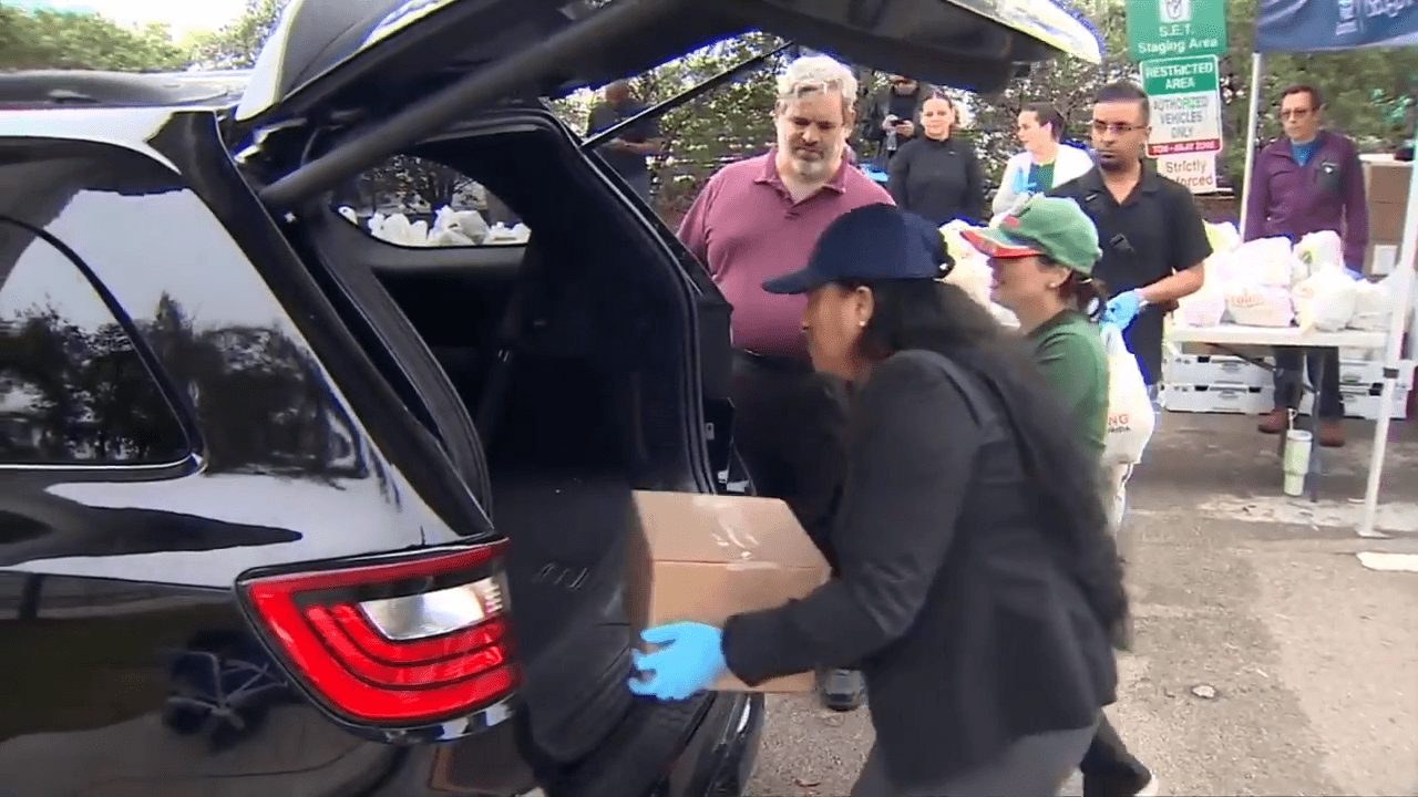 Feeding South Florida launches food distribution event for federal employees amid government shutdown