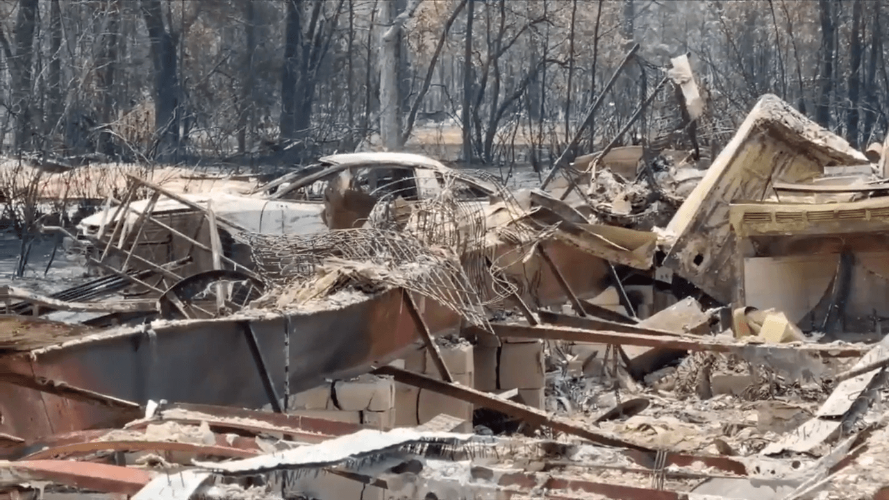 Georgia wildfires that destroyed more than 120 homes continue to threaten residents