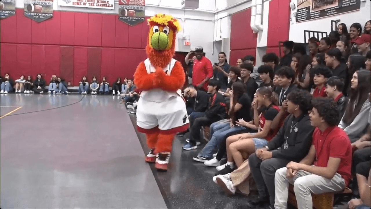 Miami Heat hold Earth Day celebration with students at Driftwood Middle School