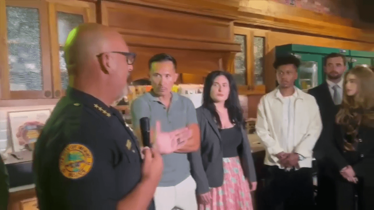 Residents meet with officials at community meeting, raise concerns about safety after brutal stabbing in Miami