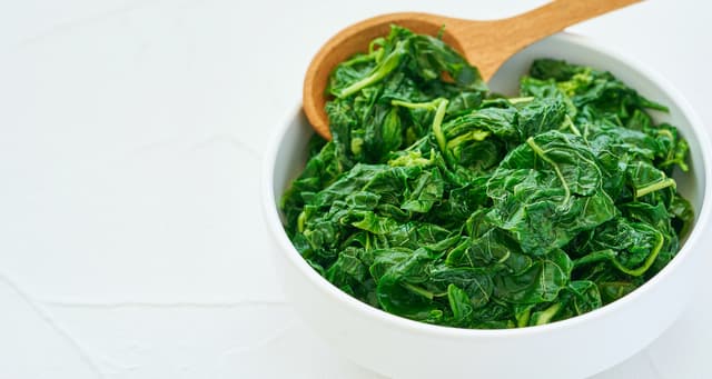 Spinach, Apples, and More Land on This Year’s Dirty Dozen List—Should You Worry?