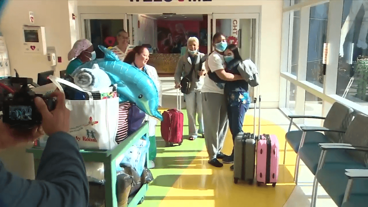 Teen who received first remote donation kidney transplant released from hospital with big sendoff