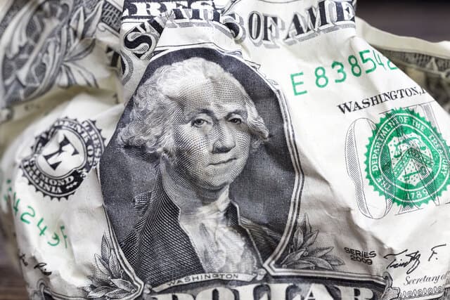 The Greenback’s Retreat: US Dollar Faces Prolonged Slump as Global Markets Recalibrate for 2026