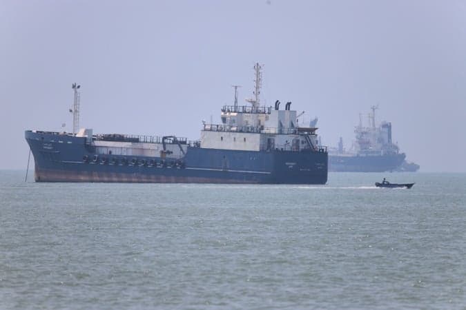 Washington Casts Doubt on Blockade as Iran Declares Strait of Hormuz Closed Again!