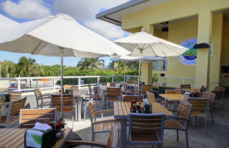 Quarterdeck Restaurant + Sports Bar